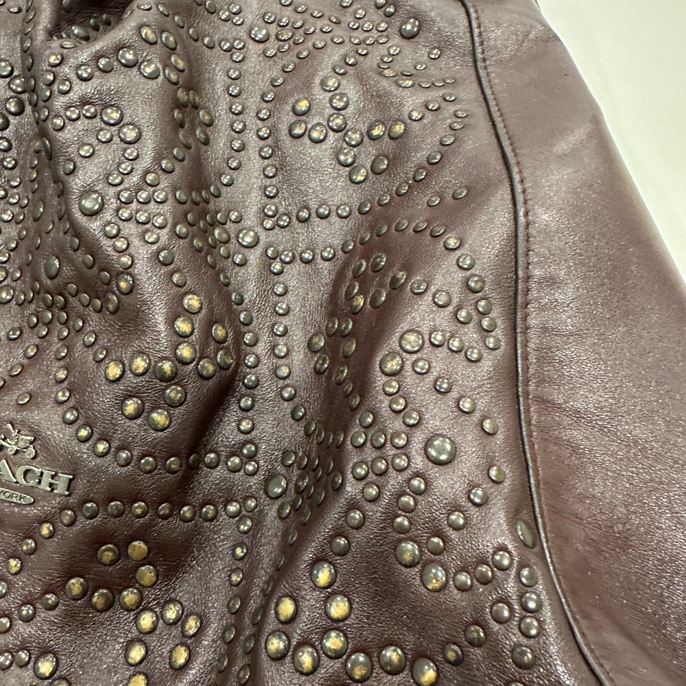 Coach Mini Stud Large Edie - Picture 12 of 12